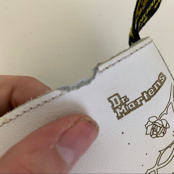 Dr. Martens RARE wedding 1c57 rose etched tall 14 hole ribbon laced boots - Picture 9 of 16